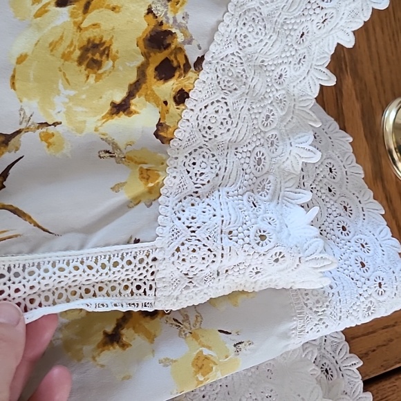 Floral Sheer Cardigan - Picture 3 of 4